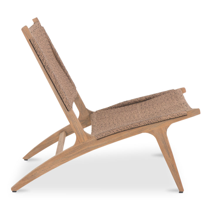 TropiSea Sunset Lounger: Modern Weather-Resistant Wicker Chair