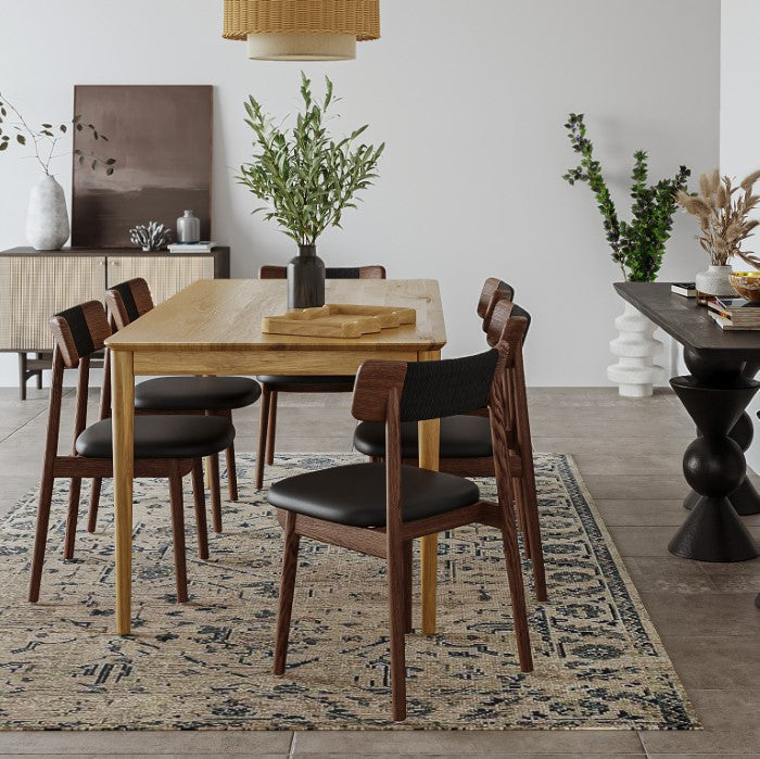 Modern Chic Oak Dining Table - Sustainable Style