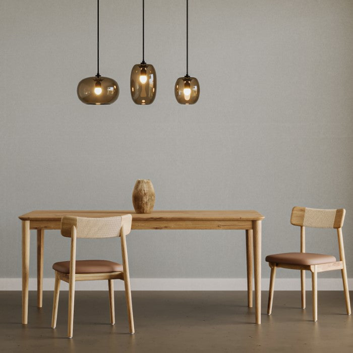 Modern Chic Oak Dining Table - Sustainable Style