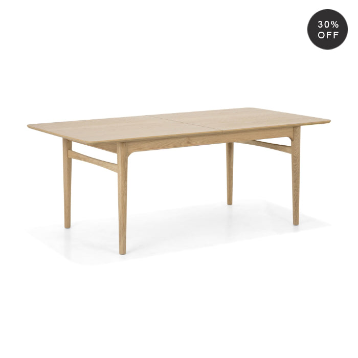 Expandable Vintage-Inspired Oak Gathering Table