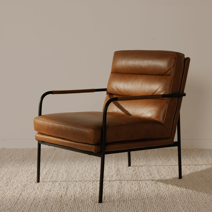 Vintage-Inspired Leather Armchair with Modern Twist