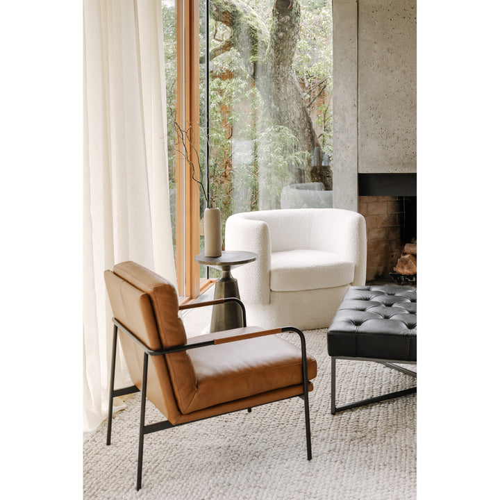 Vintage-Inspired Leather Armchair with Modern Twist