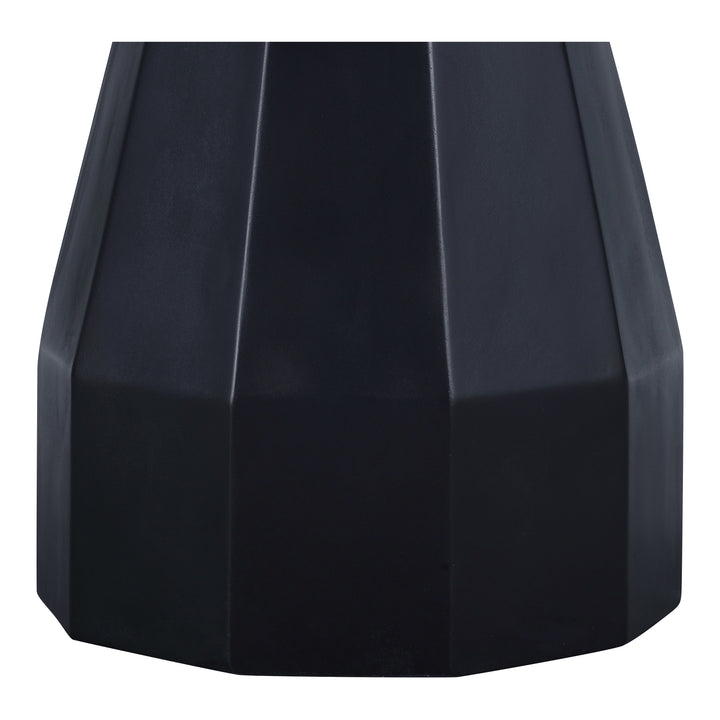 Artisan Concrete Geo-Table: Enhance Outdoor Gatherings