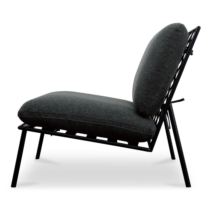 Breezy Crisscross Outdoor Seat: Weatherproof Elegance