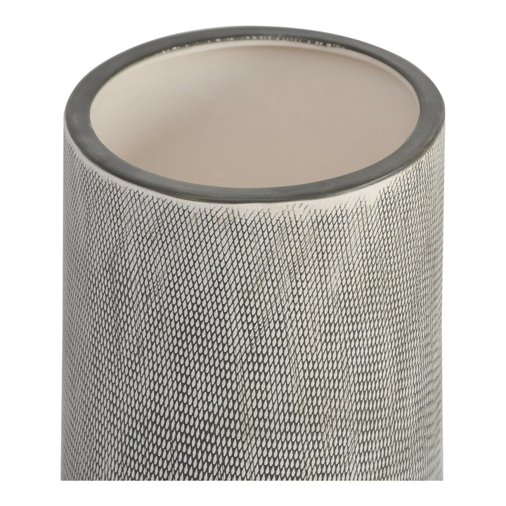 Nature's Canvas: Eco-Chic Plant Vessels