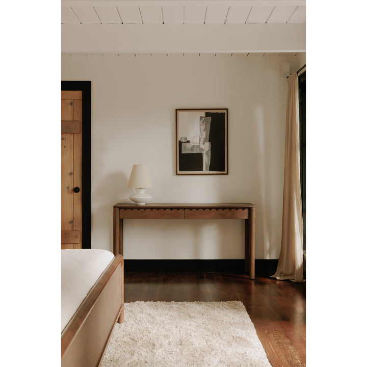 Epochic Table Light: Timeless Organic Base & Contemporary Charm