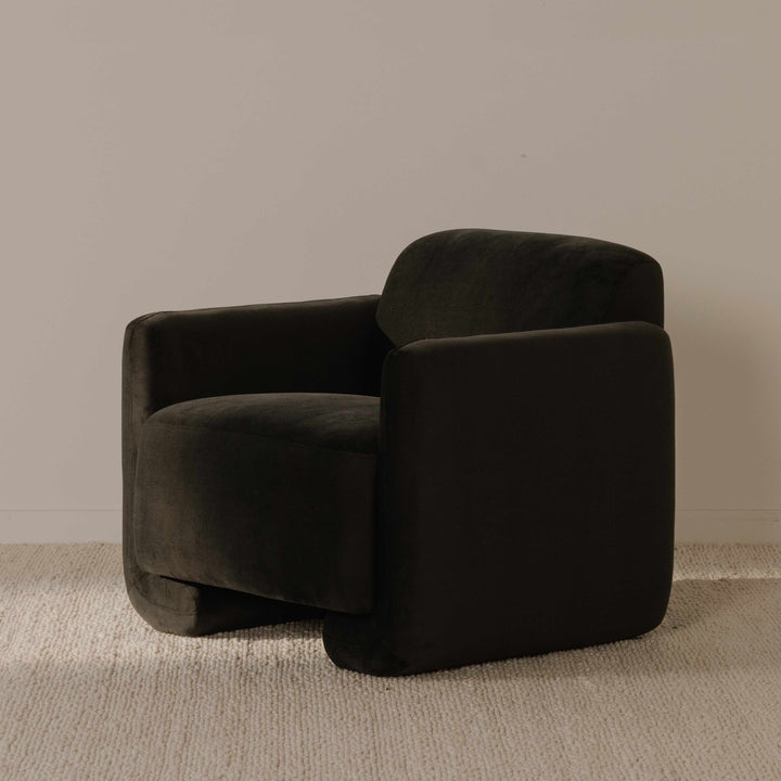 Modern Depth Chair with Distinctive Design