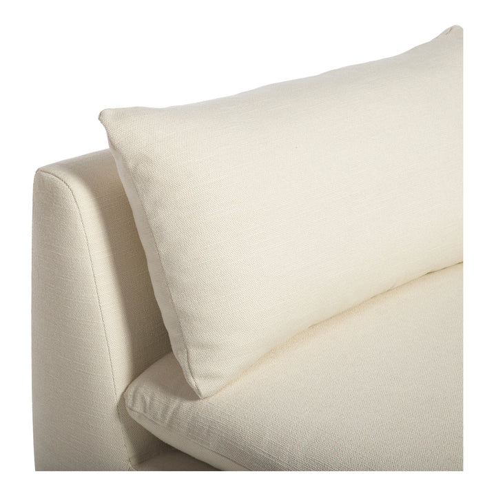 Retro-Chic Lounger with Padded Legs