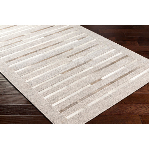 Elegant Essence Handcrafted Rug
