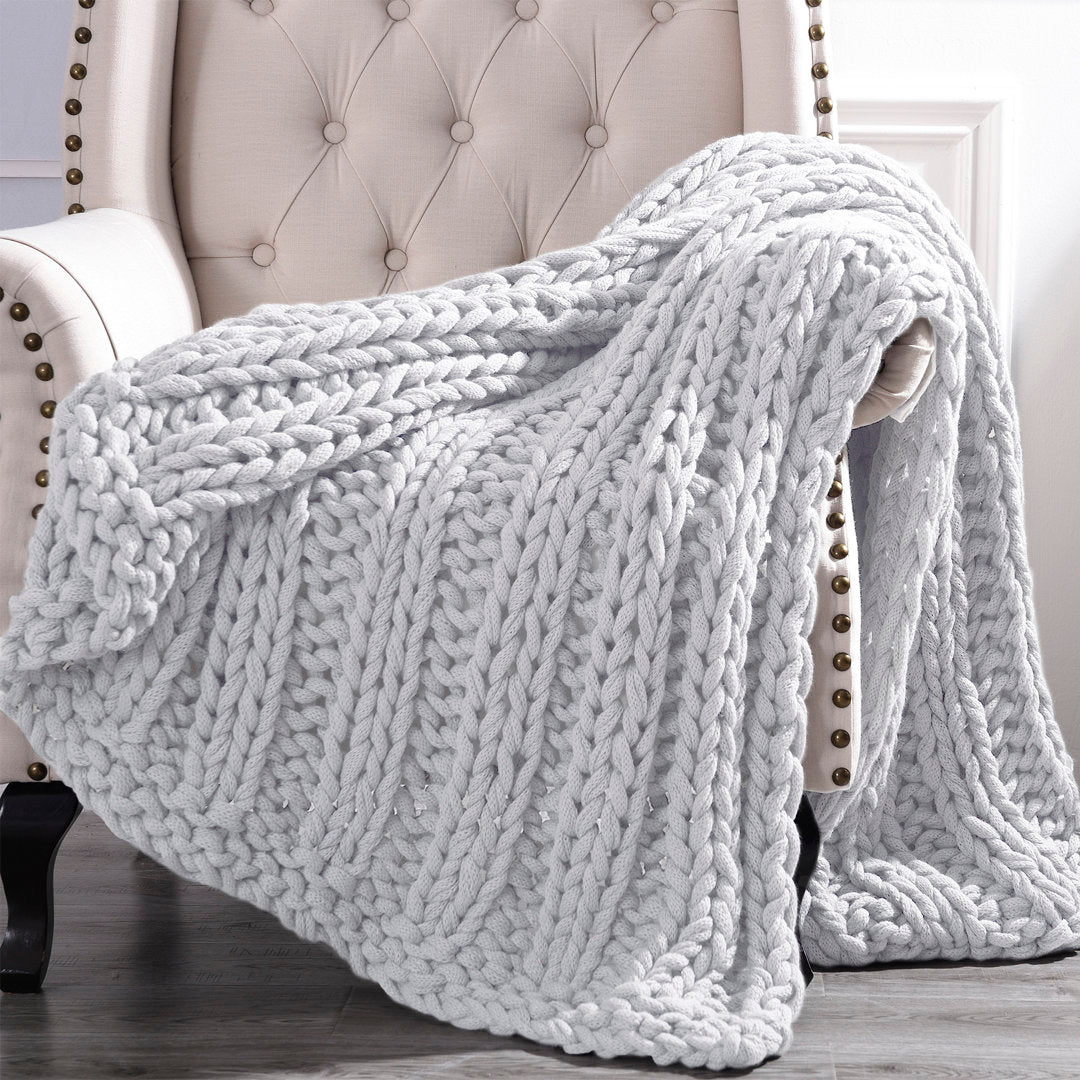 Chunky Throw Modern Threads Color: Silver