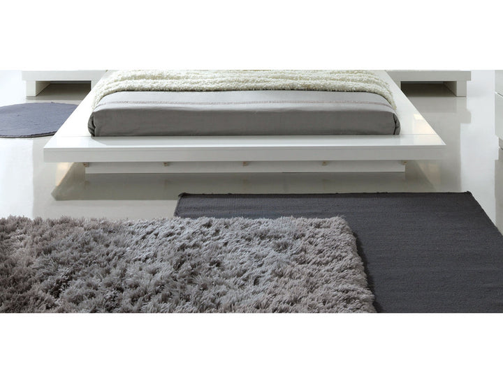 Solid Wood Tufted Upholstered Platform Bed Latitude Run® Size: Queen