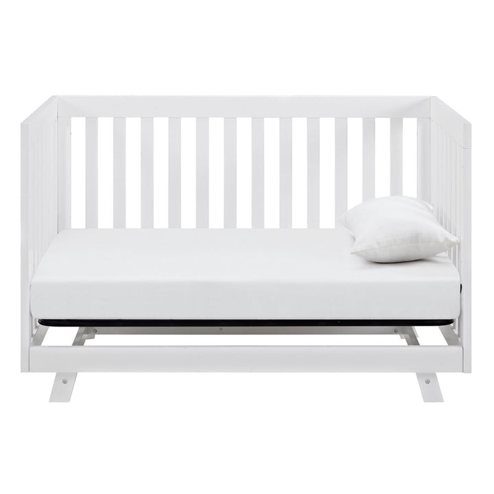 Beckett 3-in-1 Convertible Crib Storkcraft Color: White Pieces Included: Crib
