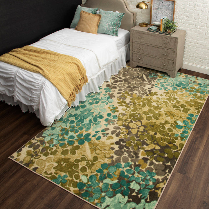 SantaCruz Blue/Green Traditional Floral Area Rug Andover Mills™ Rug Size: Rectangle 5' x 8'