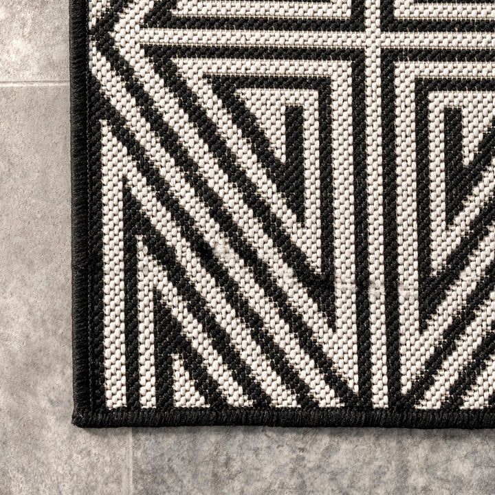Cahuilla Geometric Black/White Indoor / Outdoor Area Rug Wade Logan® Rug Size: Rectangle 8' x 10'