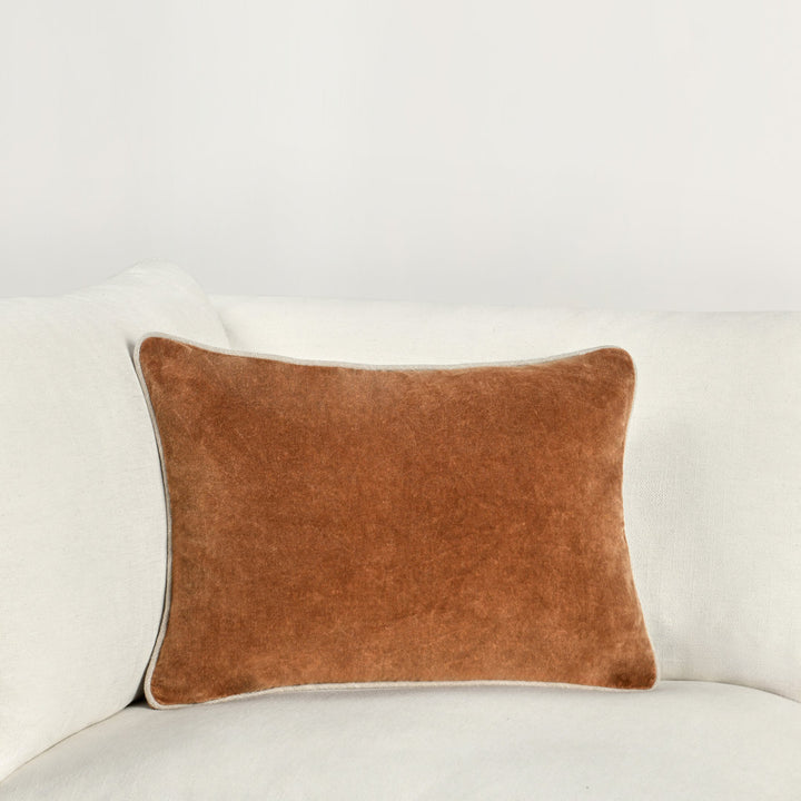 Goodall Pillow Cover & Insert Birch Lane™ Size: 14"H x 20"W Shape: Rectangular