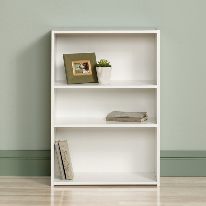 Arisztid 35.28" H x 24.57" W Standard Bookcase Lark Manor™ Color: Soft White