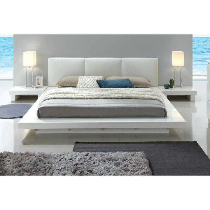 Solid Wood Tufted Upholstered Platform Bed Latitude Run® Size: Queen