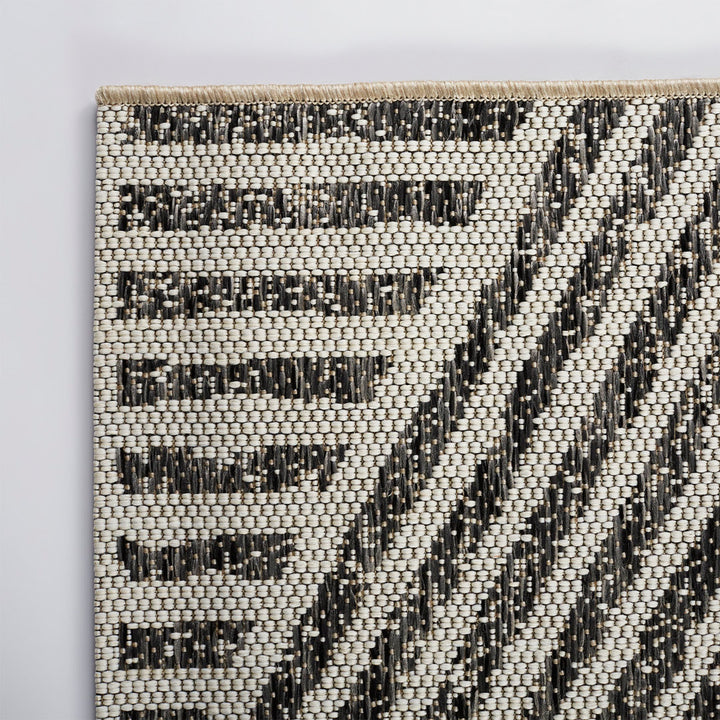 Silva Geometric Gray/White Indoor / Outdoor Area Rug AllModern Rug Size: Rectangle 7'10" x 10'