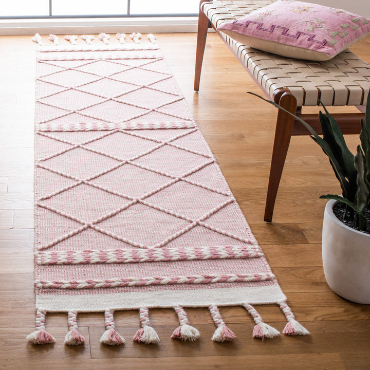 Casablanca Hand Loomed 80% Wool, 20% Cotton Geometric Rug Dakota Fields Rug Size: Runner 2'3" x 8'