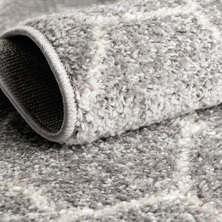 Debrodie Geometric Light Gray Area Rug George Oliver Rug Size: Rectangle 3'1" x 5'