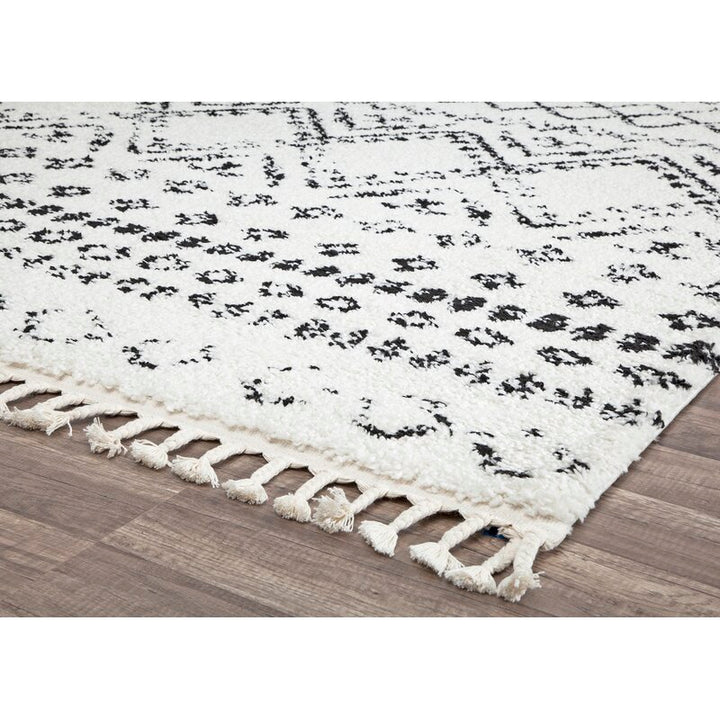 Reena White Black Area Rug-8'x10'