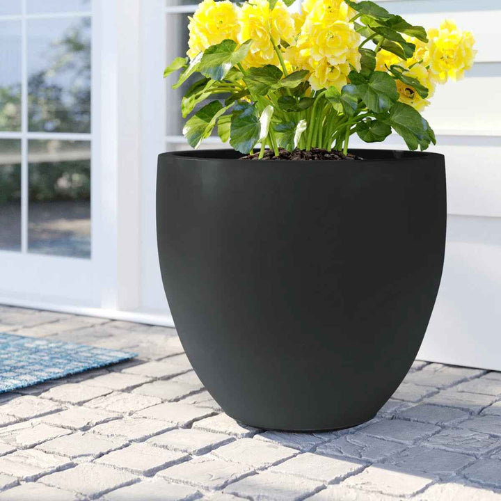 Acushnet Pot Planter