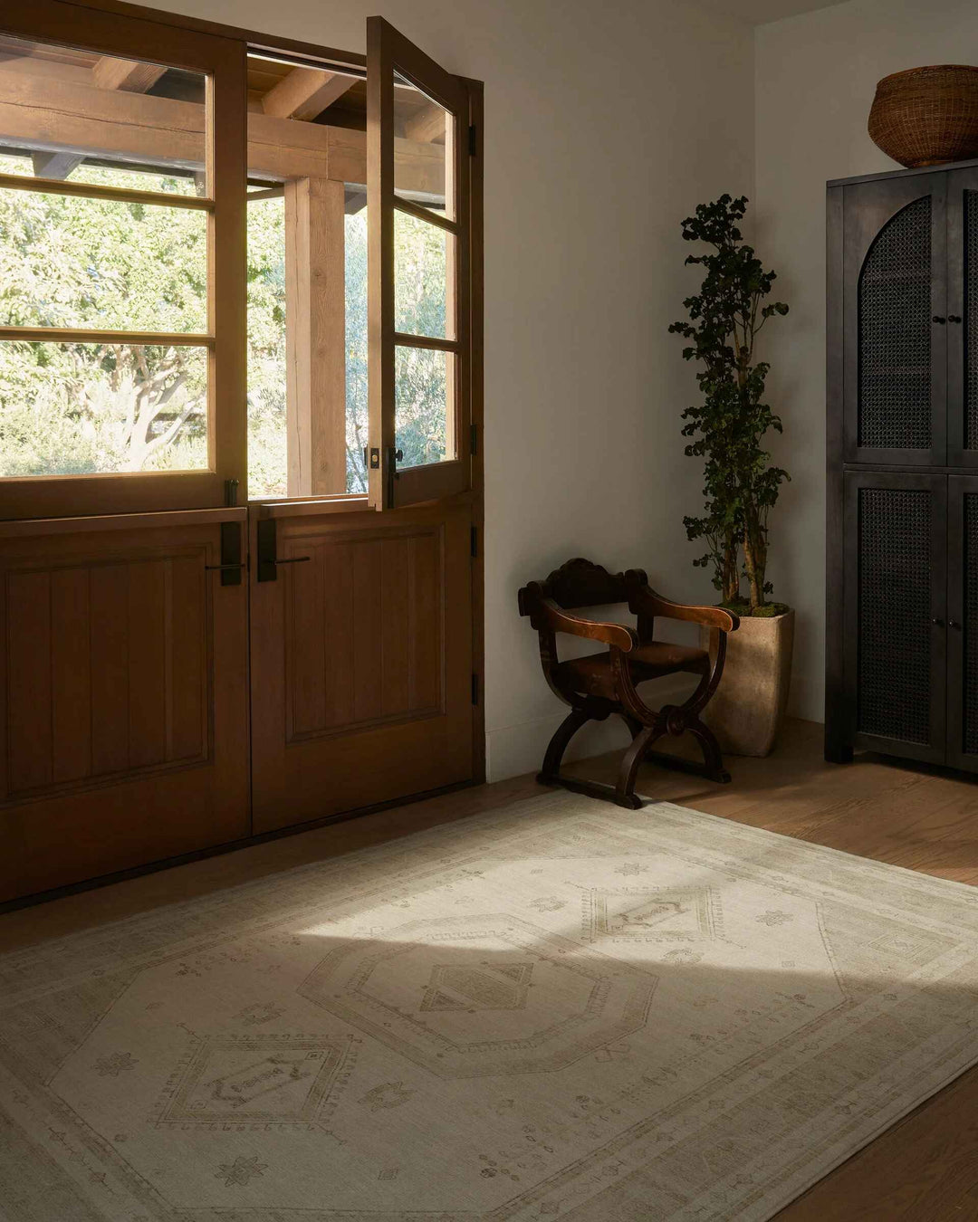 Shira Ivory And Natural Rug - 8'x10'