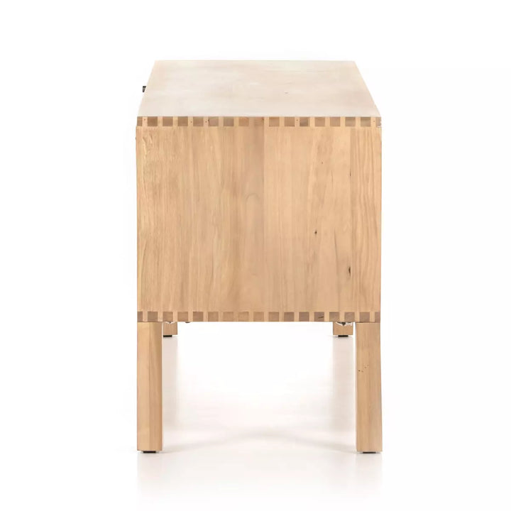 Isabella Media Console