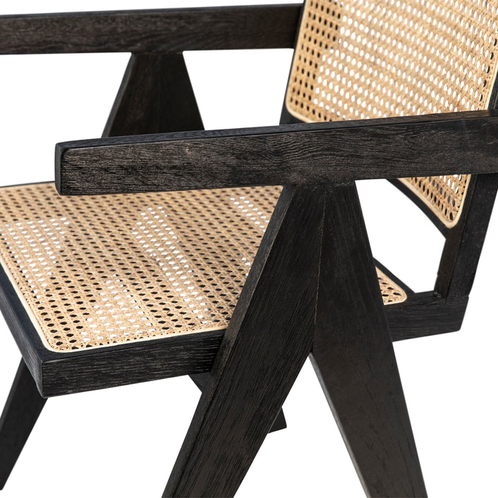 Artisanal Bistro Seater: Elevate Your Dining Experience