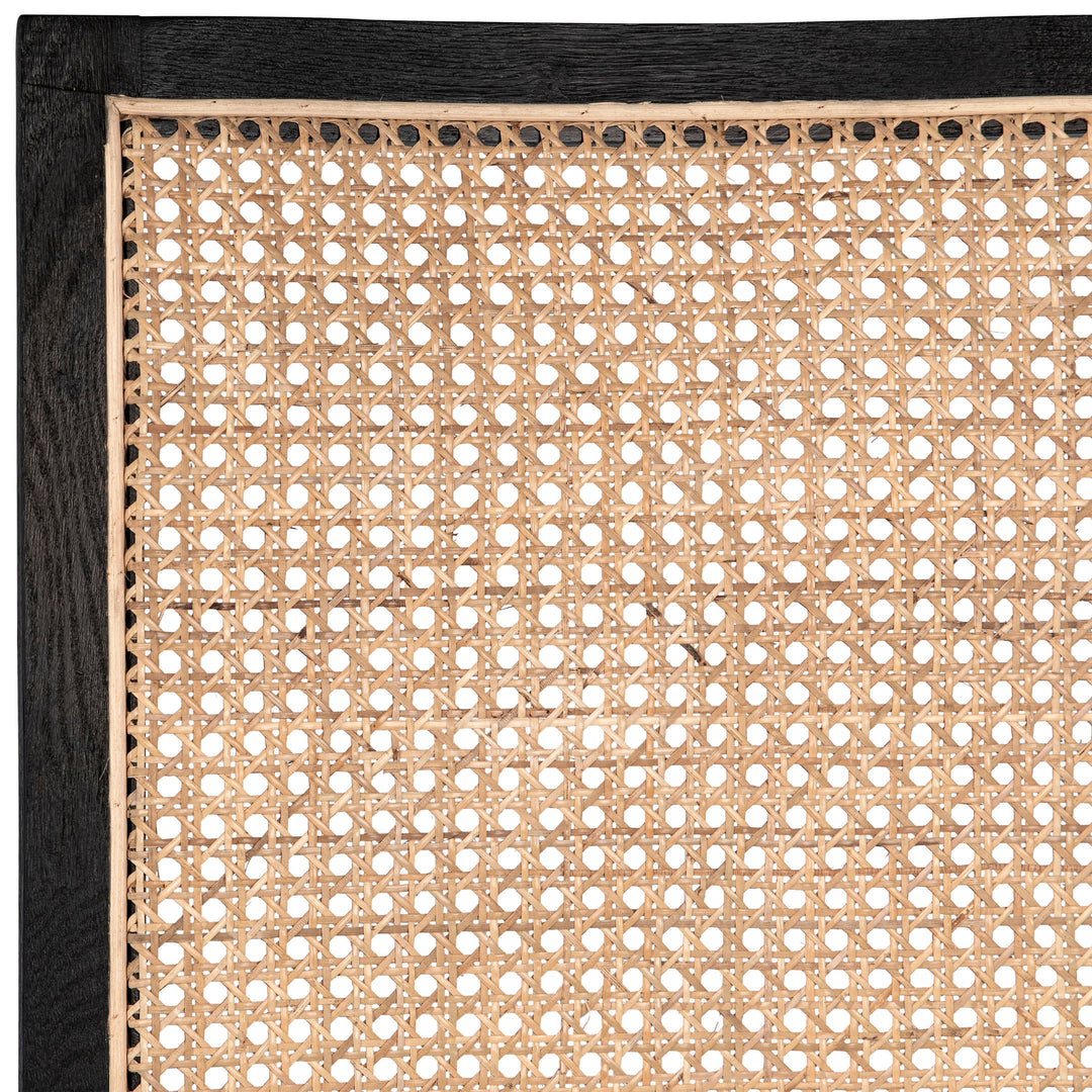 Elegant Duo of Midnight Diners' Thrones