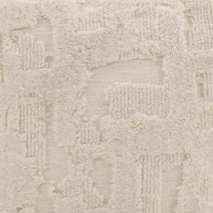 Cozy Snowball Lounger in Soft Ivory