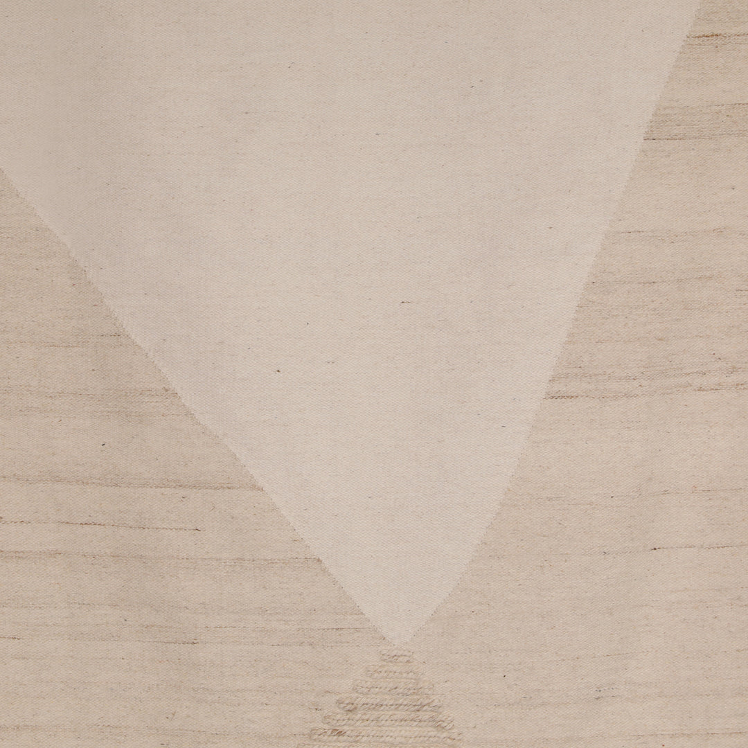Elegant Ivory Dreamweaver Woven Area Rug - 6 x 9