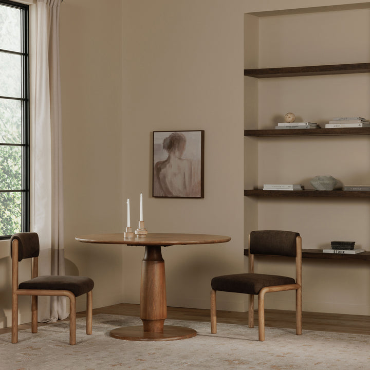 Sophisticated Round Gathering Hub