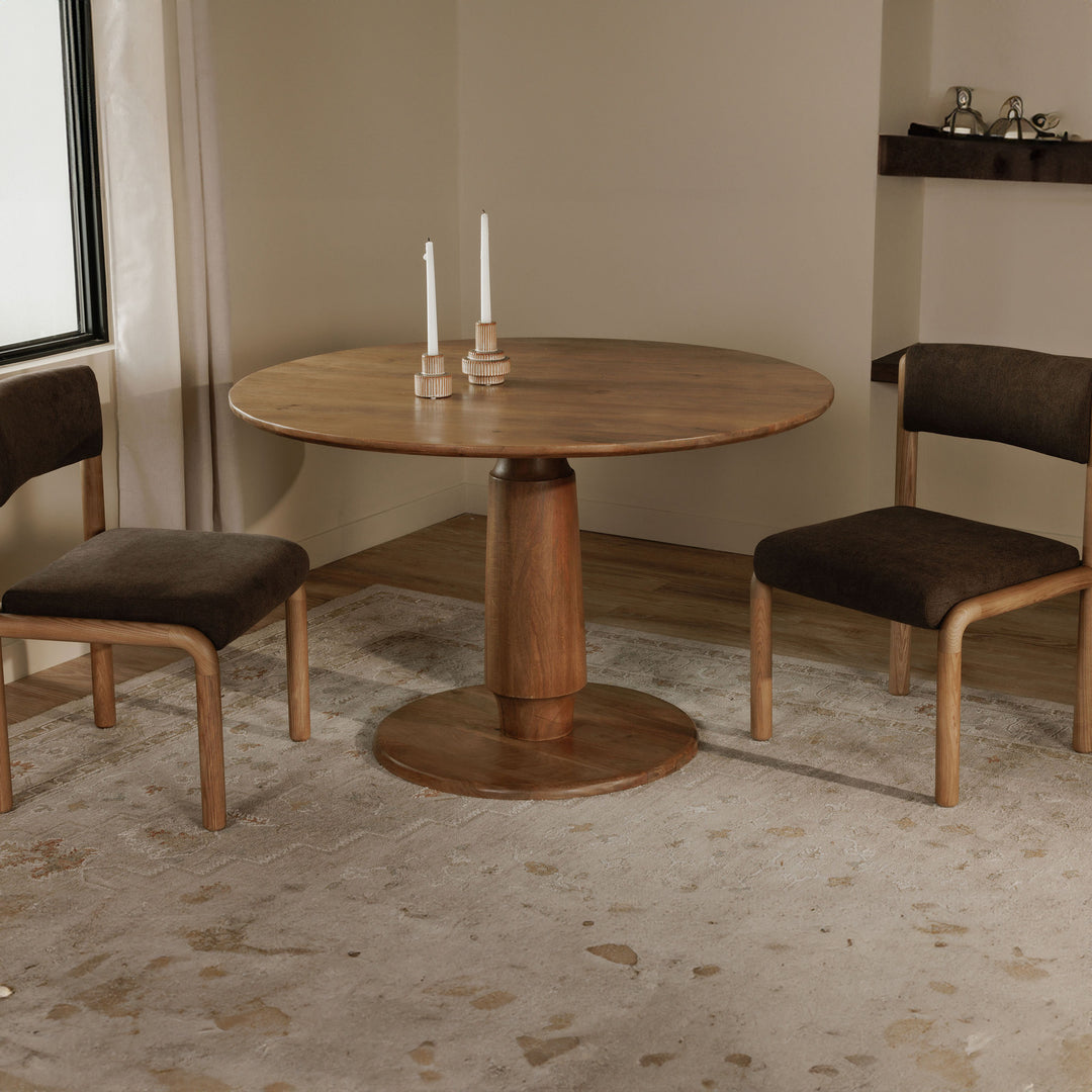 Sophisticated Round Gathering Hub