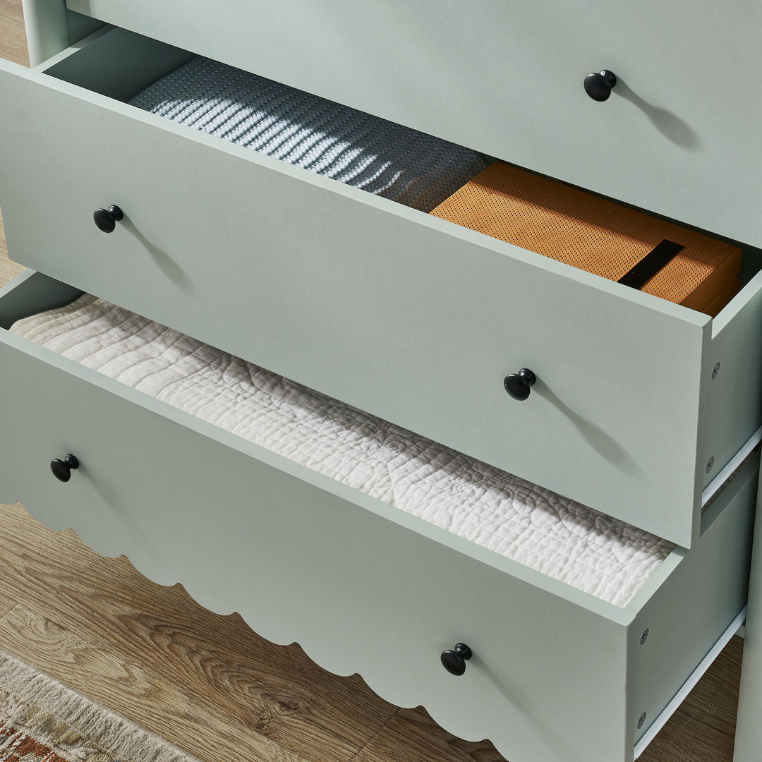 Eloise Scalloped 5-Drawer Chest