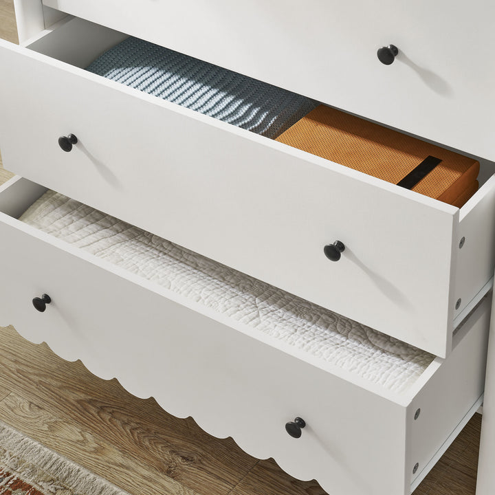 Eloise Scalloped 5-Drawer Chest