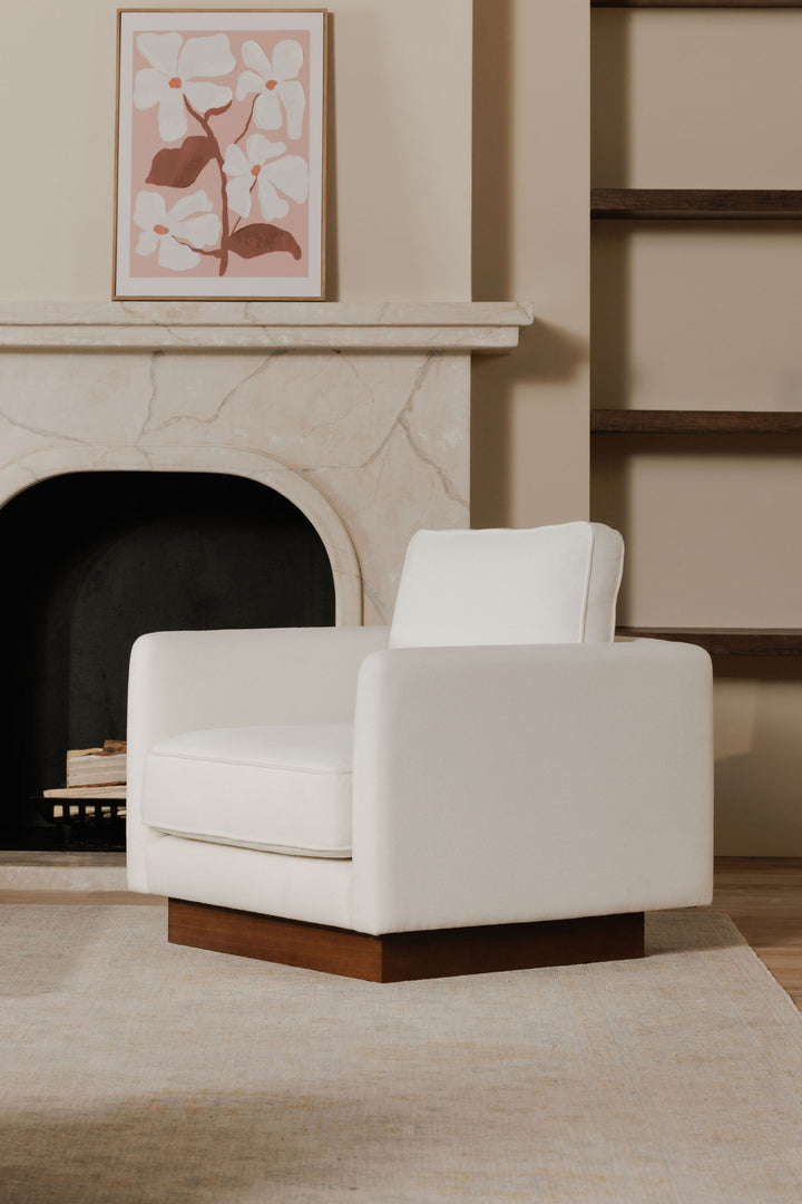 Modern Elevate Chair: Mid-Century Inspired Seating