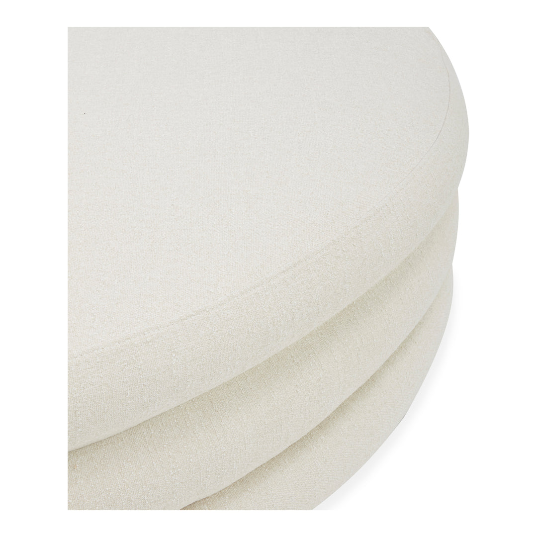 Retro-Chic Curve Seating Solution