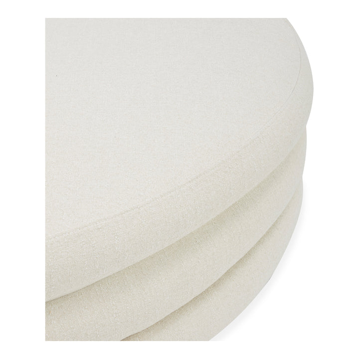 Retro-Chic Curve Seating Solution