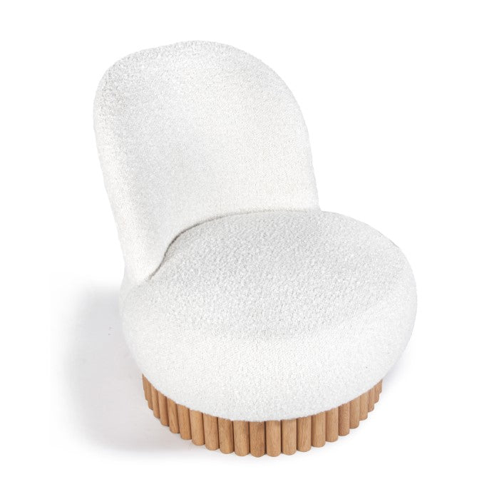 VogueRevolve Reeded Oak Lounger with Bouclé Upholstery