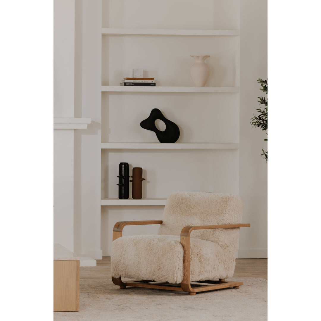 Timeless Vintage Oak Lounge Chair with Plush Faux Shearling