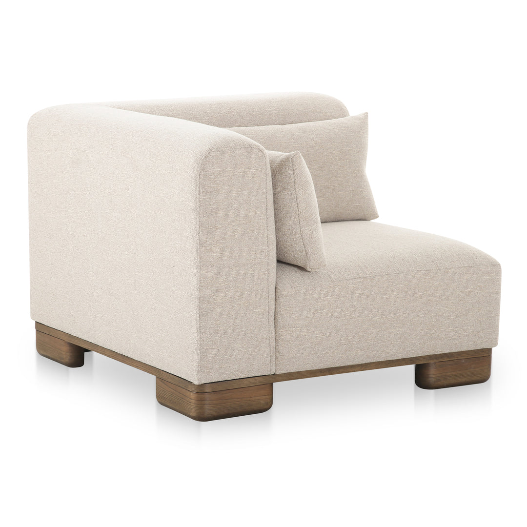Modular Versatility: The Oak-Veneered Corner Chair