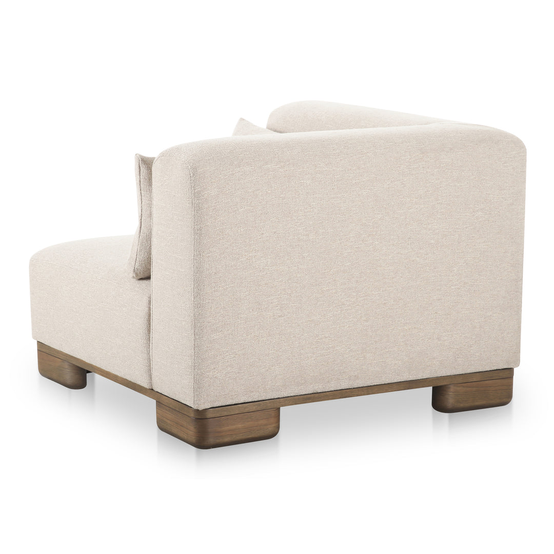 Modular Versatility: The Oak-Veneered Corner Chair