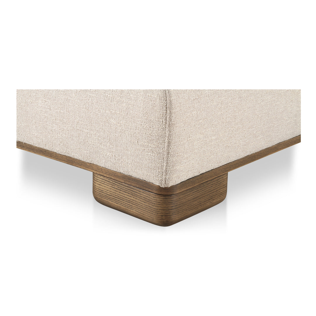 Modular Versatility: The Oak-Veneered Corner Chair