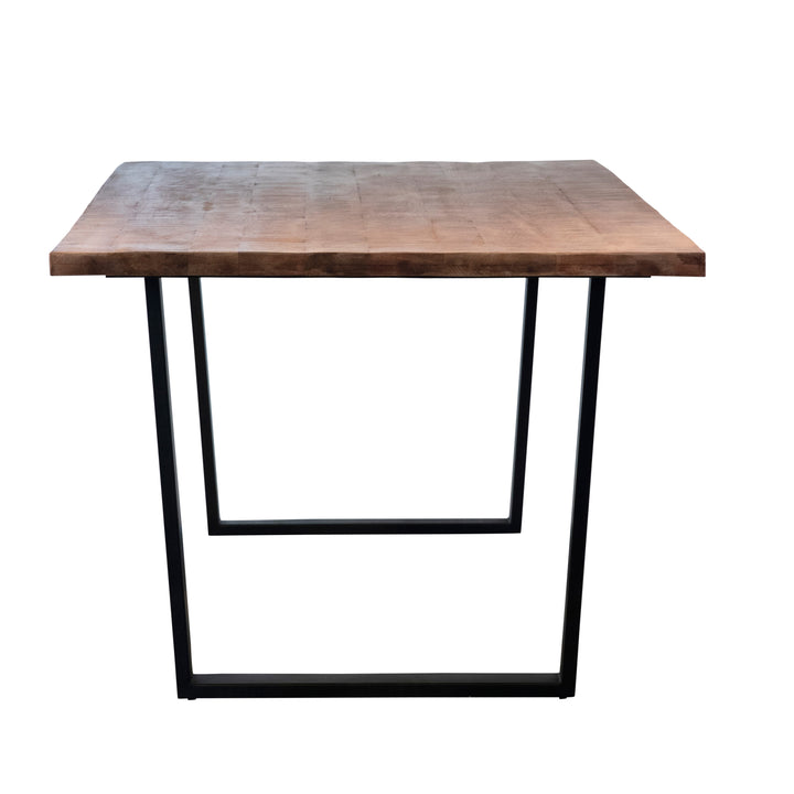 Elegant Solstice Gathering Table