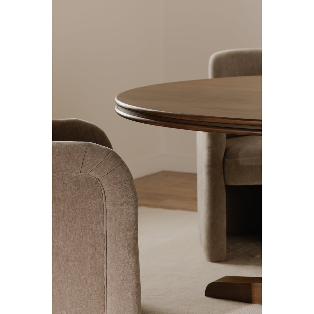 Elegant Vintage-Inspired Dining Table