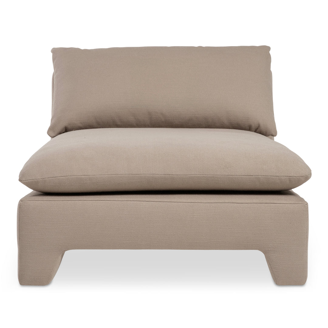Retro-Chic Lounger with Padded Legs