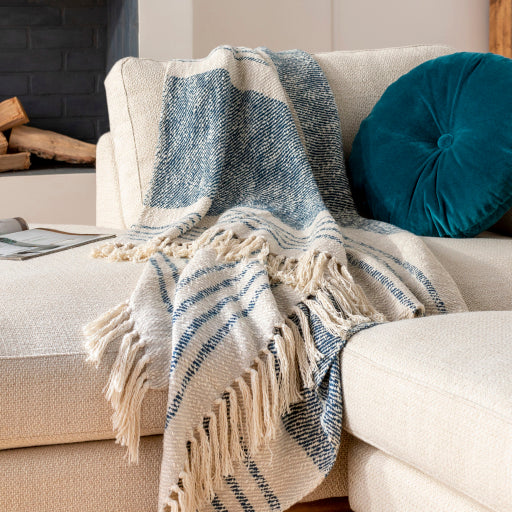 Charming Cottage Throw
