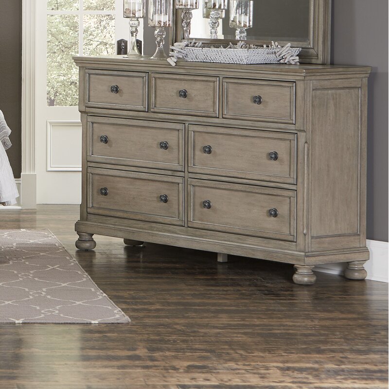 Alek 7 Drawer