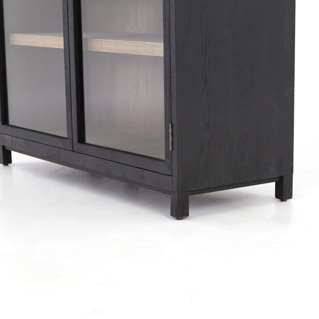 Liana Cabinet